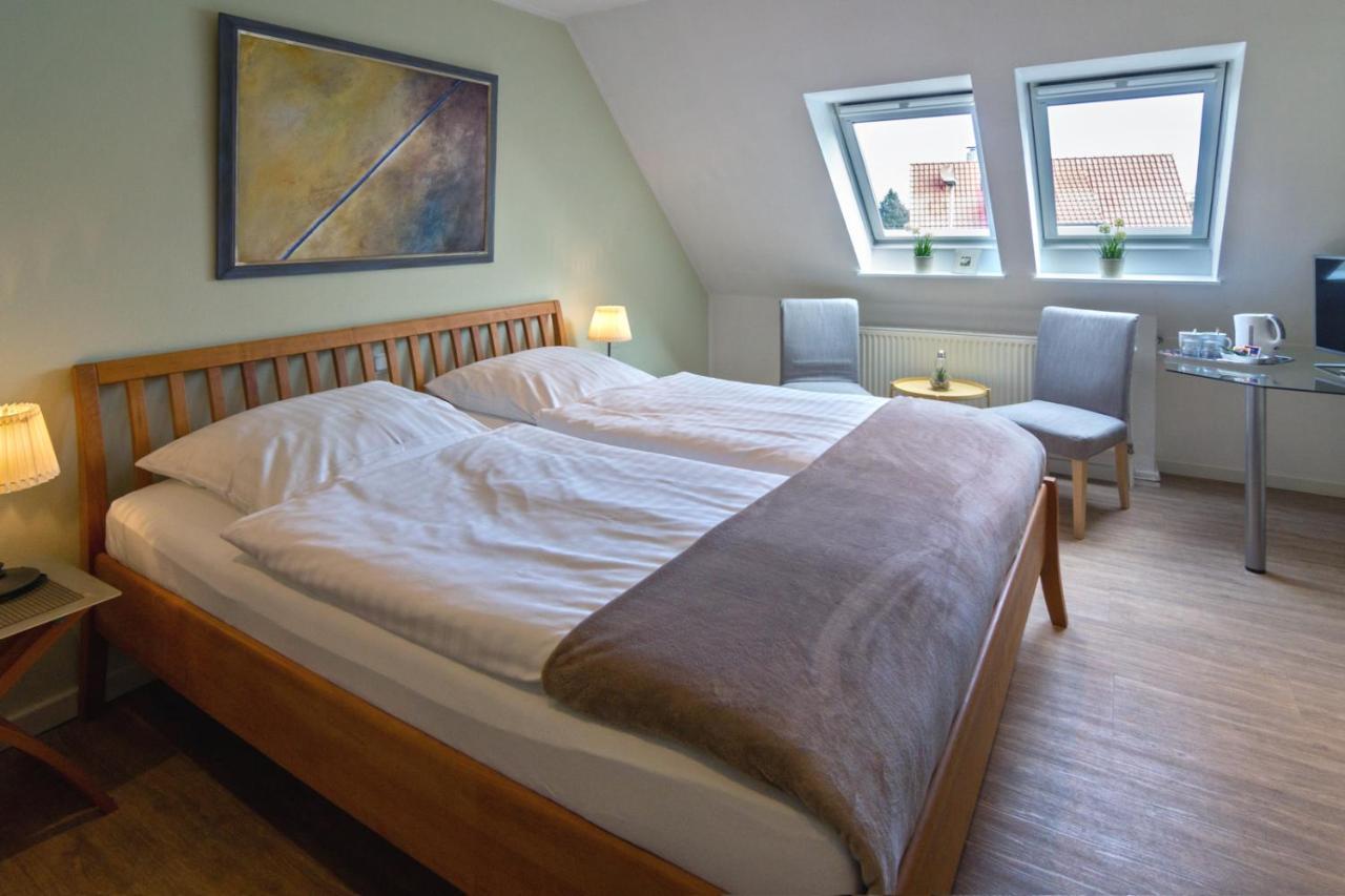 Hotel Am Elisabethufer イェファー エクステリア 写真
