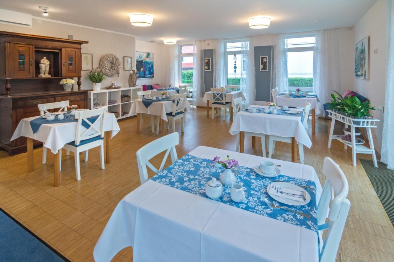 Hotel Am Elisabethufer イェファー エクステリア 写真
