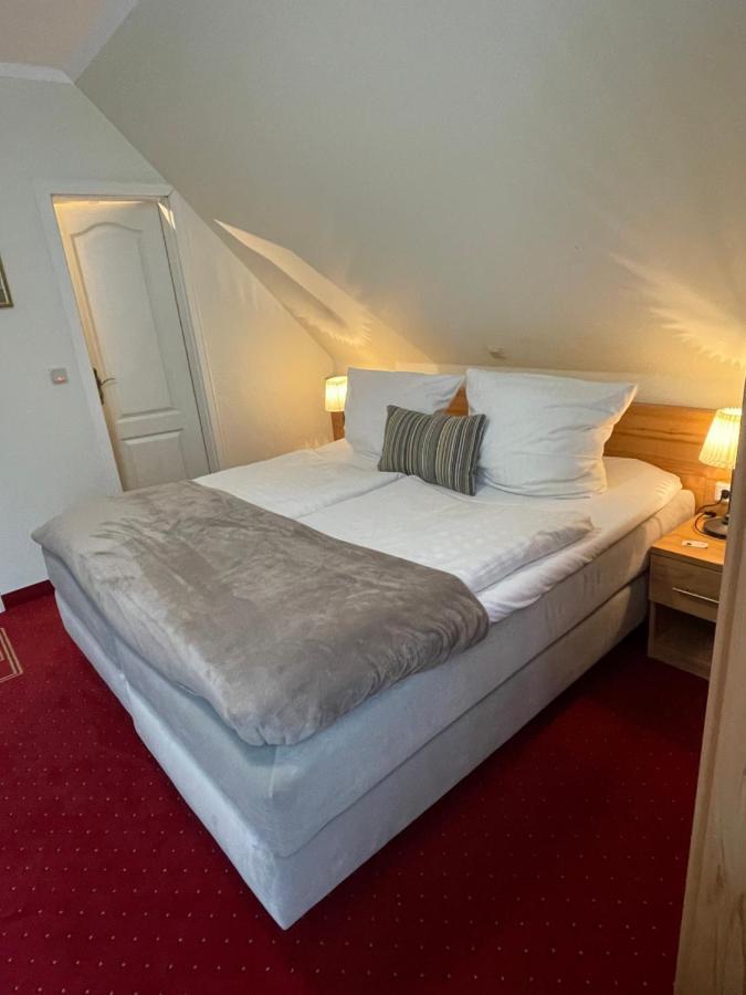 Hotel Am Elisabethufer イェファー エクステリア 写真