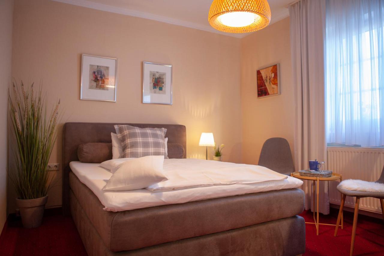 Hotel Am Elisabethufer イェファー エクステリア 写真