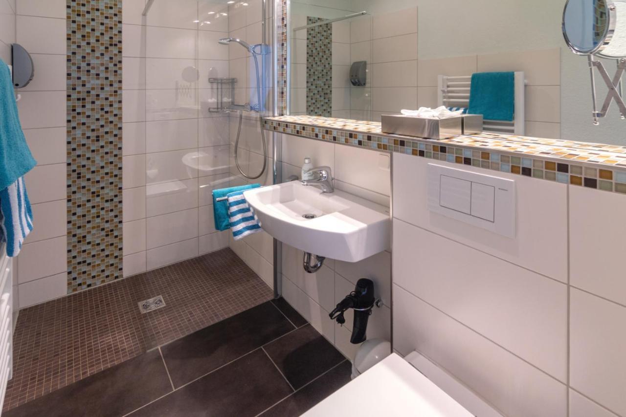 Hotel Am Elisabethufer イェファー エクステリア 写真
