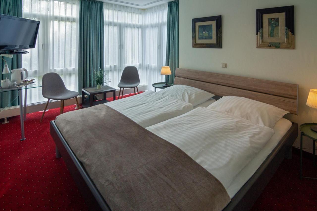 Hotel Am Elisabethufer イェファー エクステリア 写真